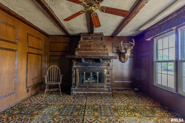 $199,500 | 106 Lakeview Drive, Carlinville, IL 62626