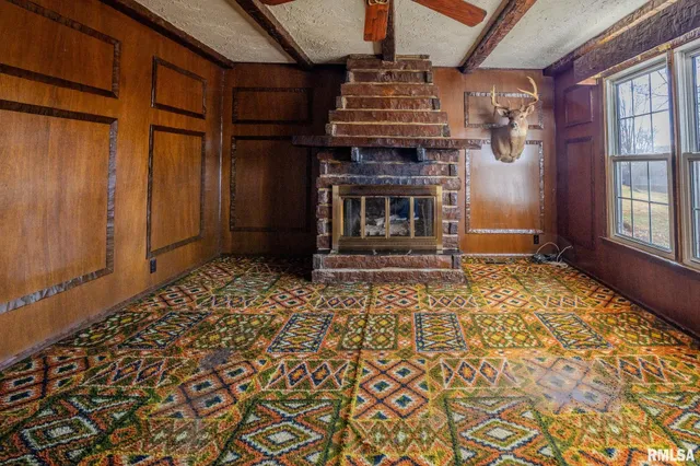 $189,500 | 106 Lakeview Drive, Carlinville, IL 62626