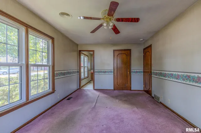 $199,500 | 106 Lakeview Drive, Carlinville, IL 62626