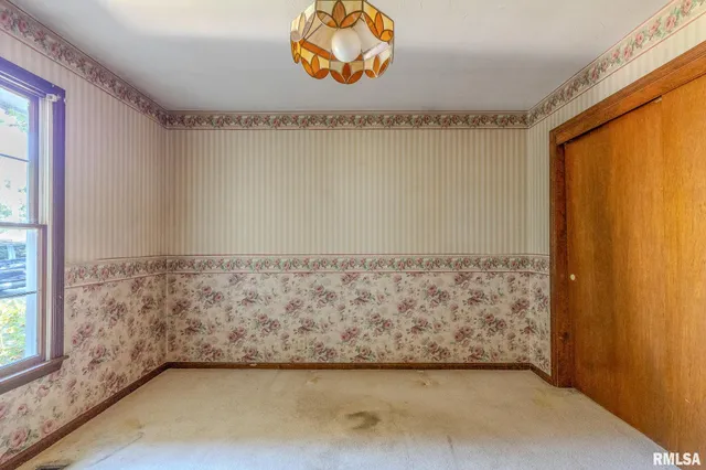 $199,500 | 106 Lakeview Drive, Carlinville, IL 62626