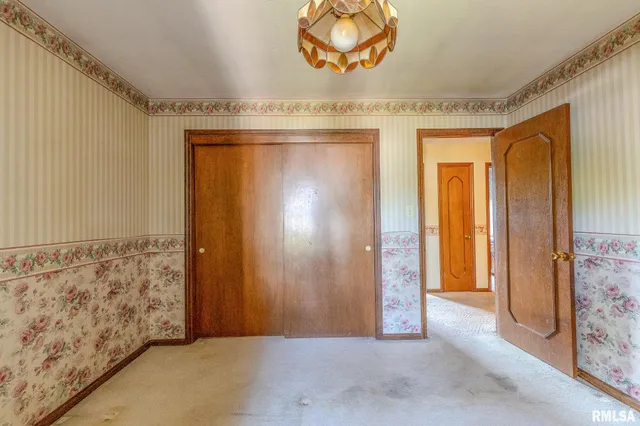 $199,500 | 106 Lakeview Drive, Carlinville, IL 62626