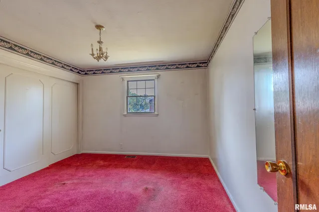 $199,500 | 106 Lakeview Drive, Carlinville, IL 62626