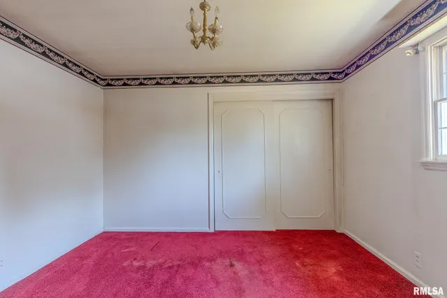 $199,500 | 106 Lakeview Drive, Carlinville, IL 62626