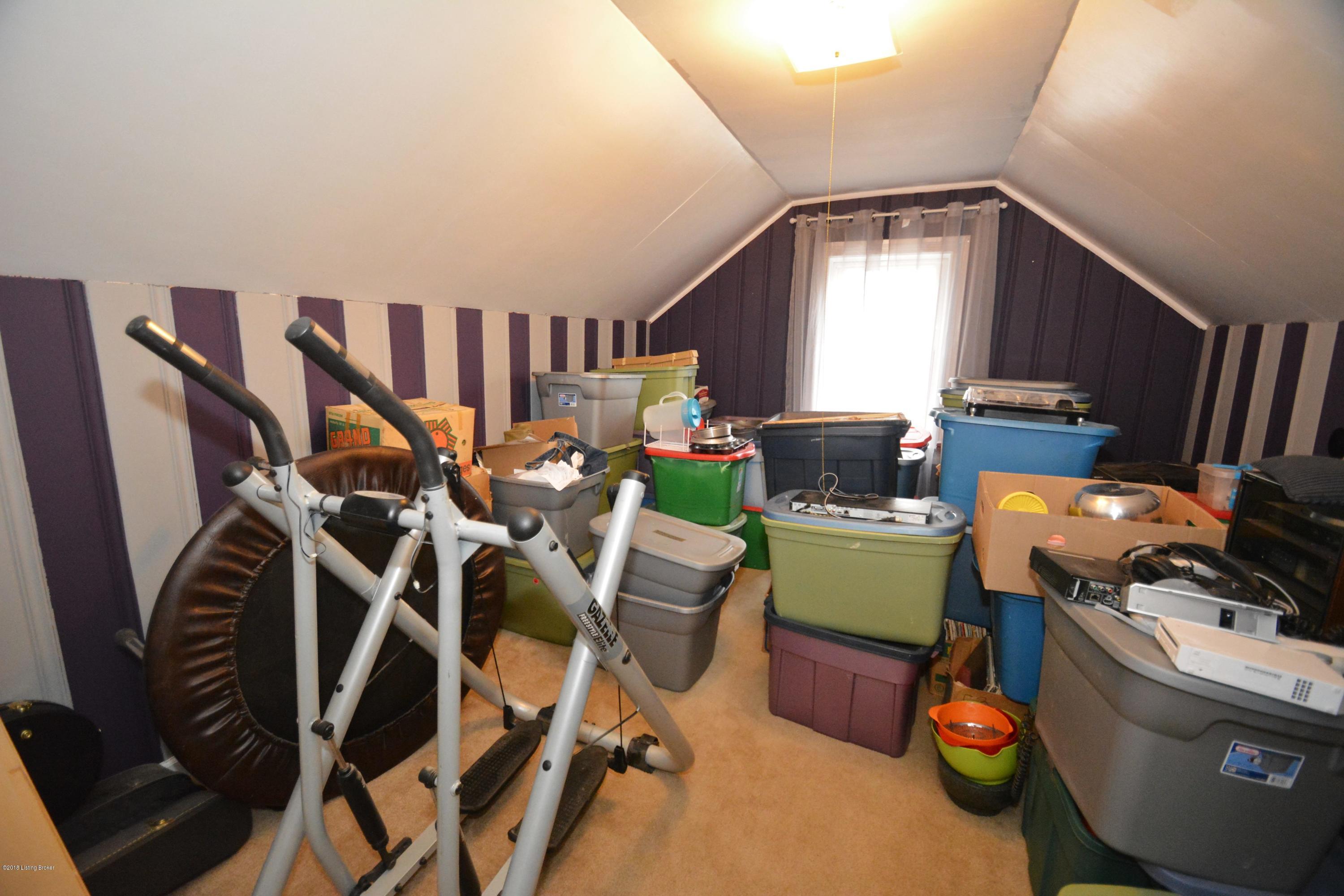 4603 Dohn Road Louisville, KY 40216 - Photo 14 of 19 14 2nd BR on 2nd Floor - Total of 4 BRs