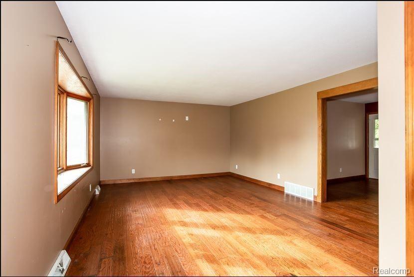 5912 Ridge Road Jackson, MI 49201 - Photo 2 of 21 2.JPG