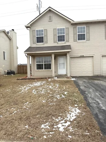 $2,800 | 2208 Rebecca Circle, Unit 2208, Montgomery, IL 60538