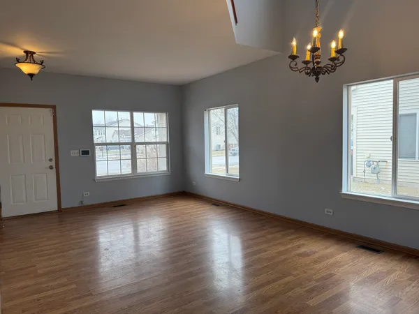 $2,650 | 2208 Rebecca Circle, Unit 2208, Montgomery, IL 60538