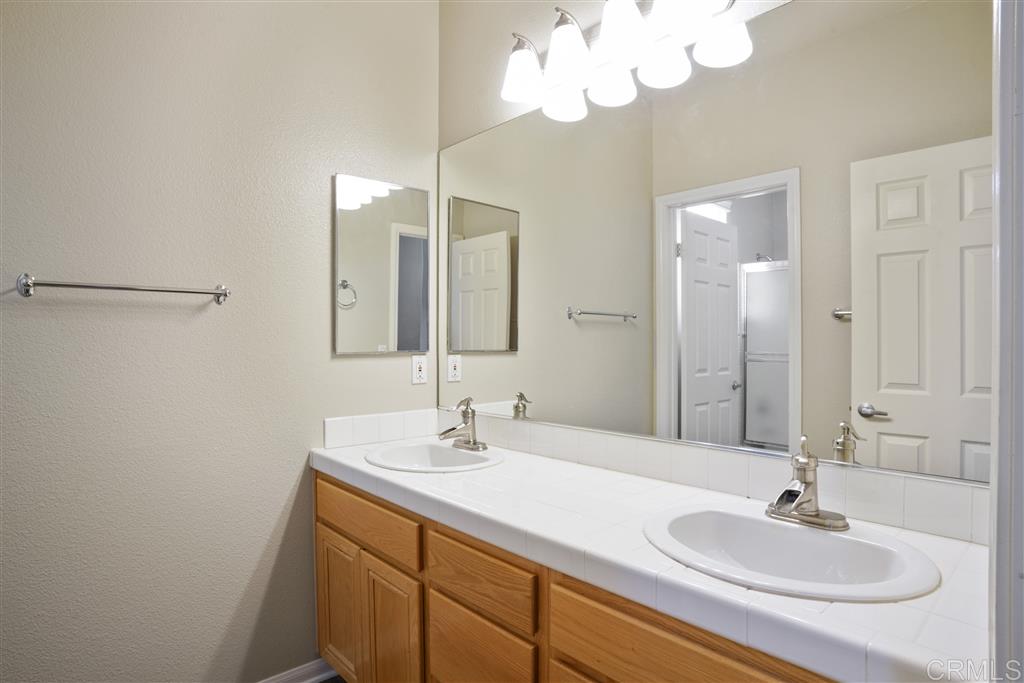3852 Stoneridge Road Carlsbad, CA 92010 - Photo 19 of 25 Gallery Image 19