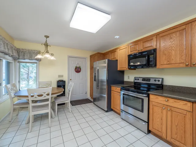 $4,100 | 12 Boulevard Drive, Unit 172, Danbury, CT 06810