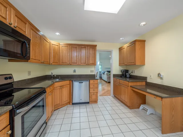 $4,100 | 12 Boulevard Drive, Unit 172, Danbury, CT 06810