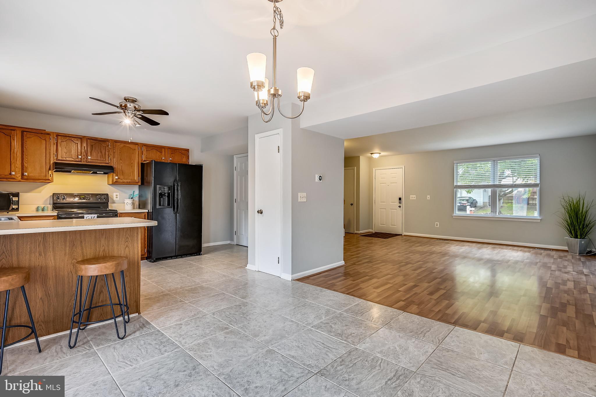 986 Pebblestone Road Pasadena, MD 21122 - Photo 4 of 57 Gallery Image 4