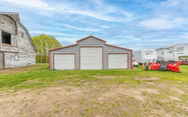 $299,900 | 3011 East Empire Avenue, Benton Harbor, MI 49022