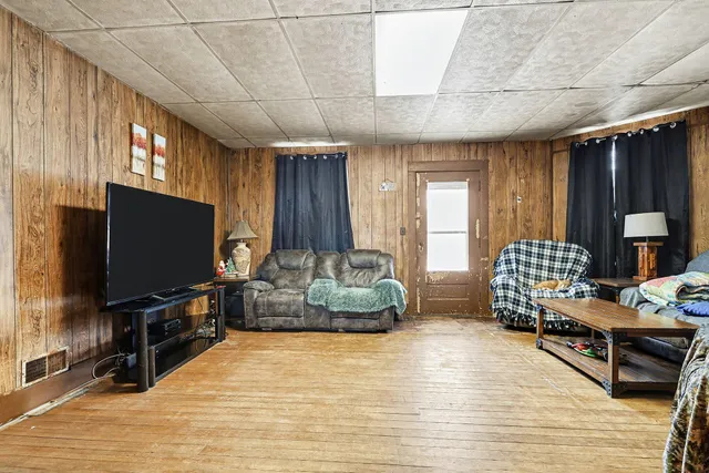 $299,900 | 3011 East Empire Avenue, Benton Harbor, MI 49022