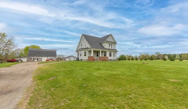 $299,900 | 3011 East Empire Avenue, Benton Harbor, MI 49022