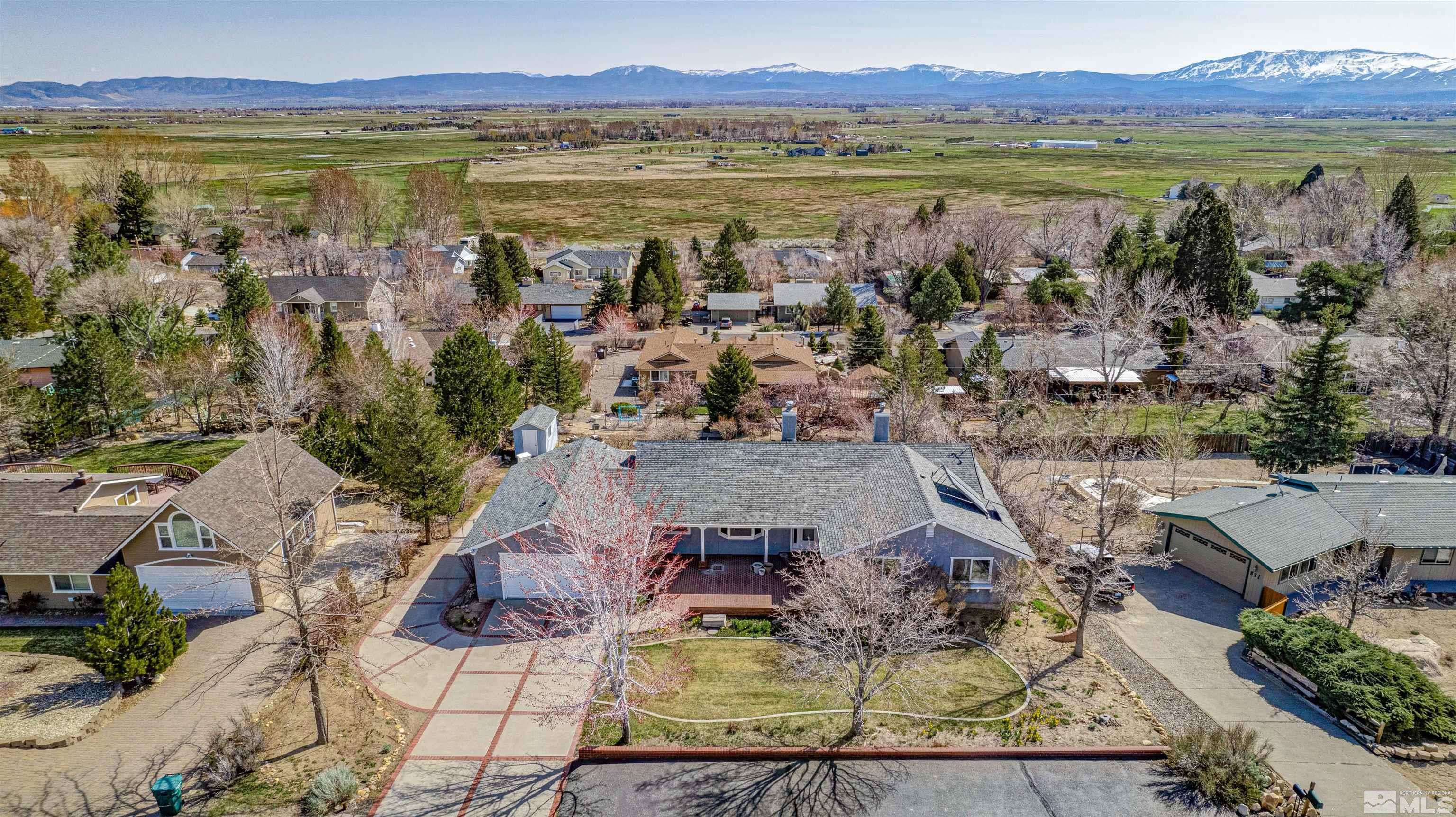 875 Bollen Circle Gardnerville, NV 89460 - Photo 24 of 26 a view of lake and mountain