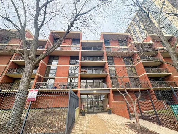 $164,999 | 3021 South Michigan Avenue, Unit 306, Chicago, IL 60616