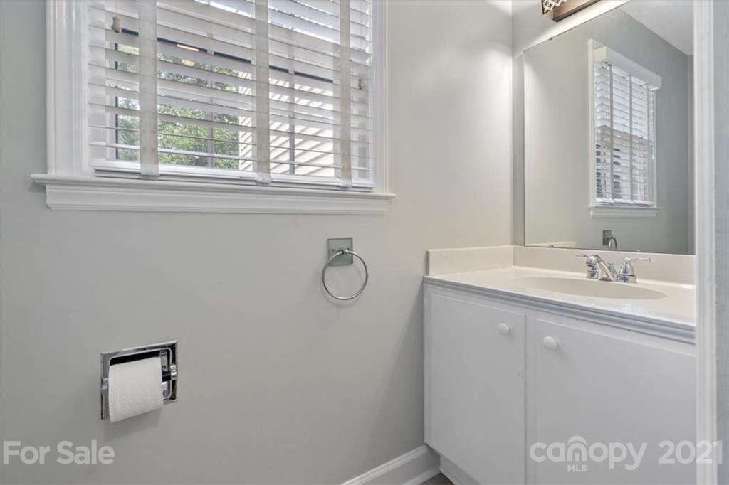 6124 Gate Post Road Charlotte, NC 28211 - Photo 22 of 40 Gallery Image 22