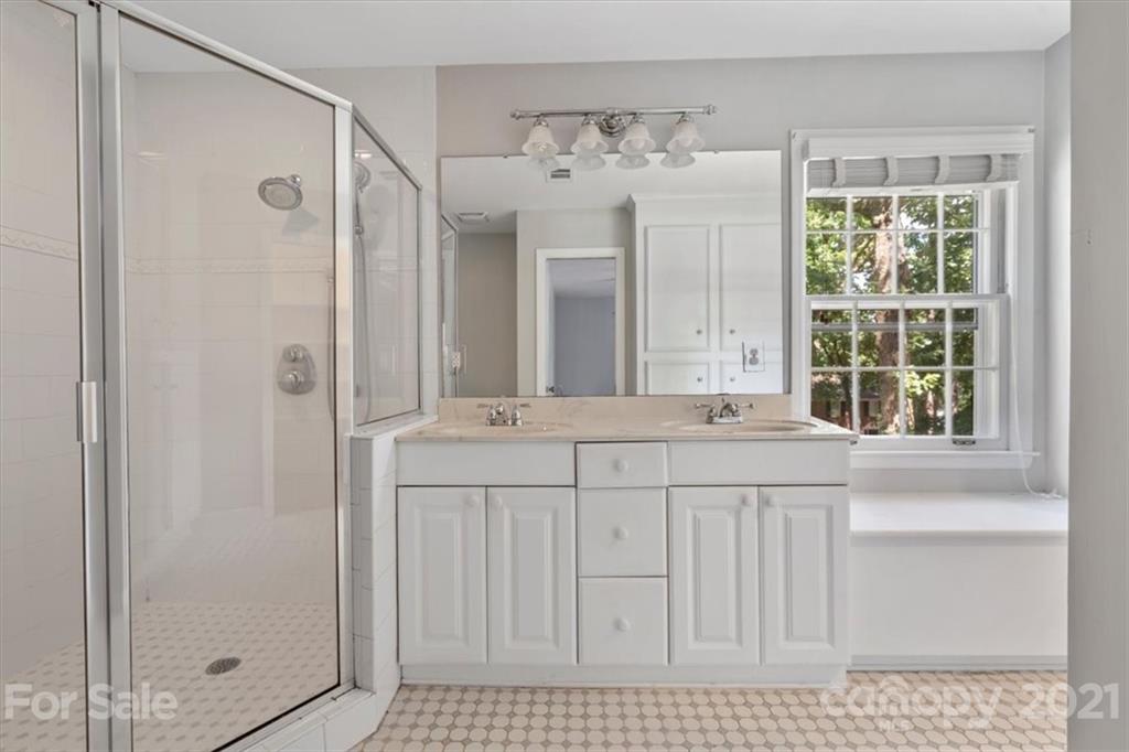 6124 Gate Post Road Charlotte, NC 28211 - Photo 28 of 40 Gallery Image 28