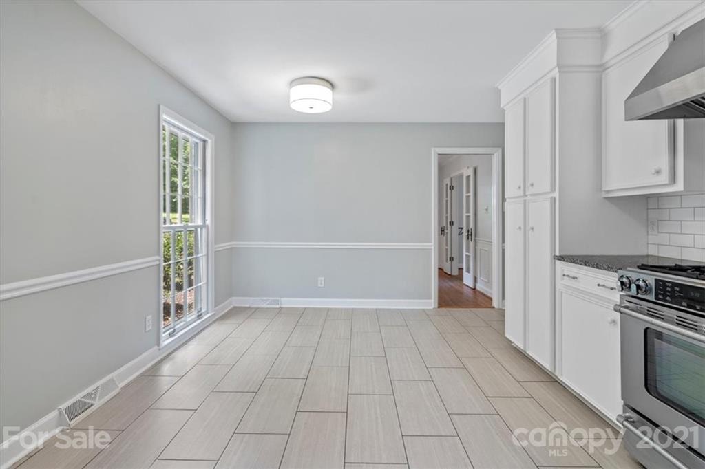 6124 Gate Post Road Charlotte, NC 28211 - Photo 8 of 40 Gallery Image 8
