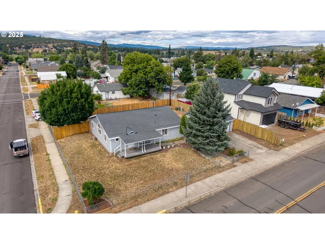 $330,000 | 501 East Collins Street, Goldendale, WA 98620