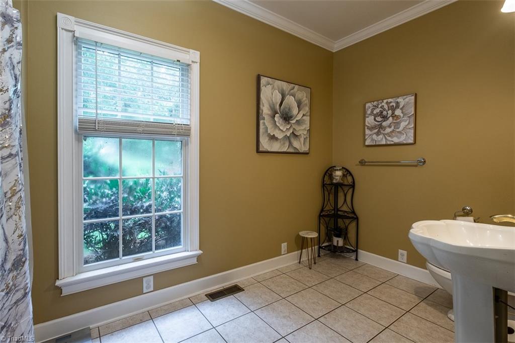 328 Laurelwood Road State Road, NC 28676 - Photo 19 of 39 Full bathroom located on main level.