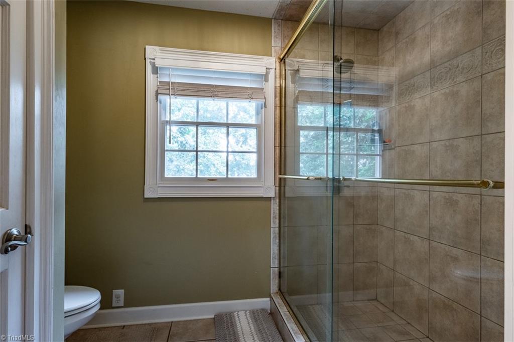 328 Laurelwood Road State Road, NC 28676 - Photo 26 of 39 Primary bedroom bath.