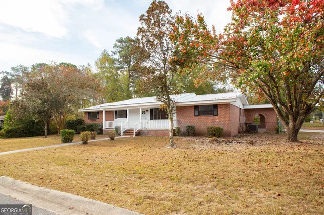 $199,000 | 407 Pineview Drive, Waycross, GA 31501