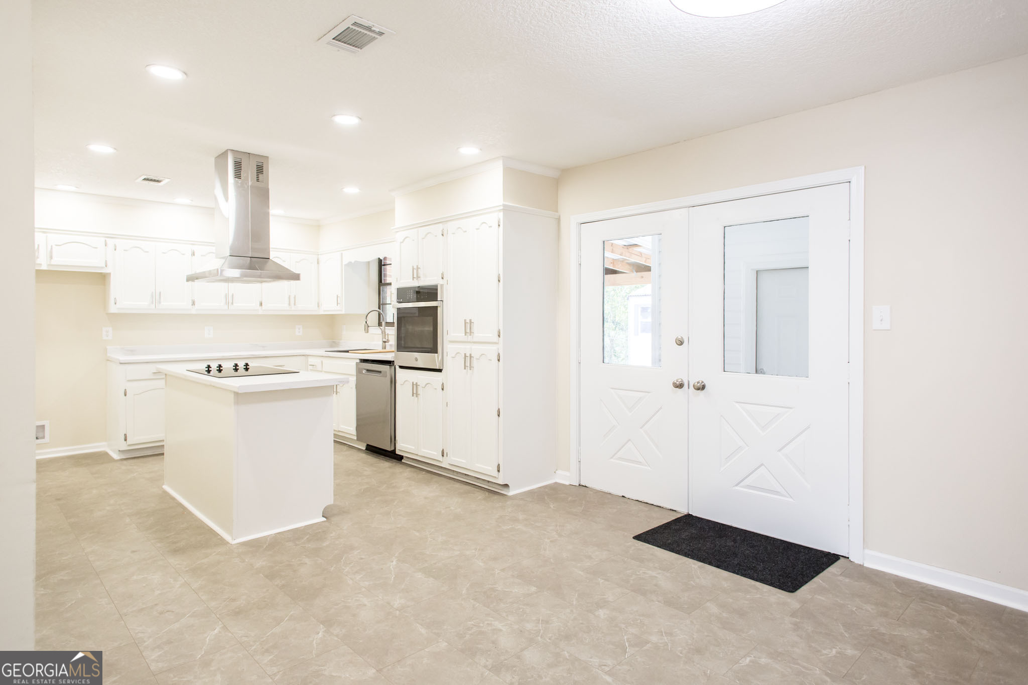 407 Pineview Drive Waycross, GA 31501 - Photo 12 of 35 a view of kitchen with wooden floor