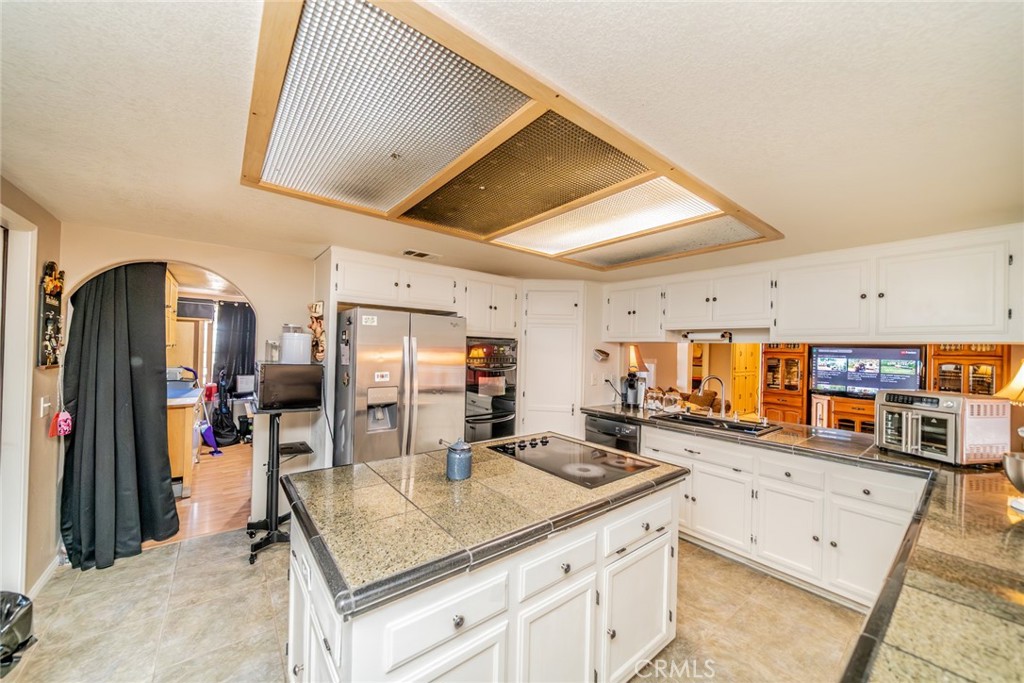12274 Mountain Road Pinon Hills, CA 92372 - Photo 27 of 60