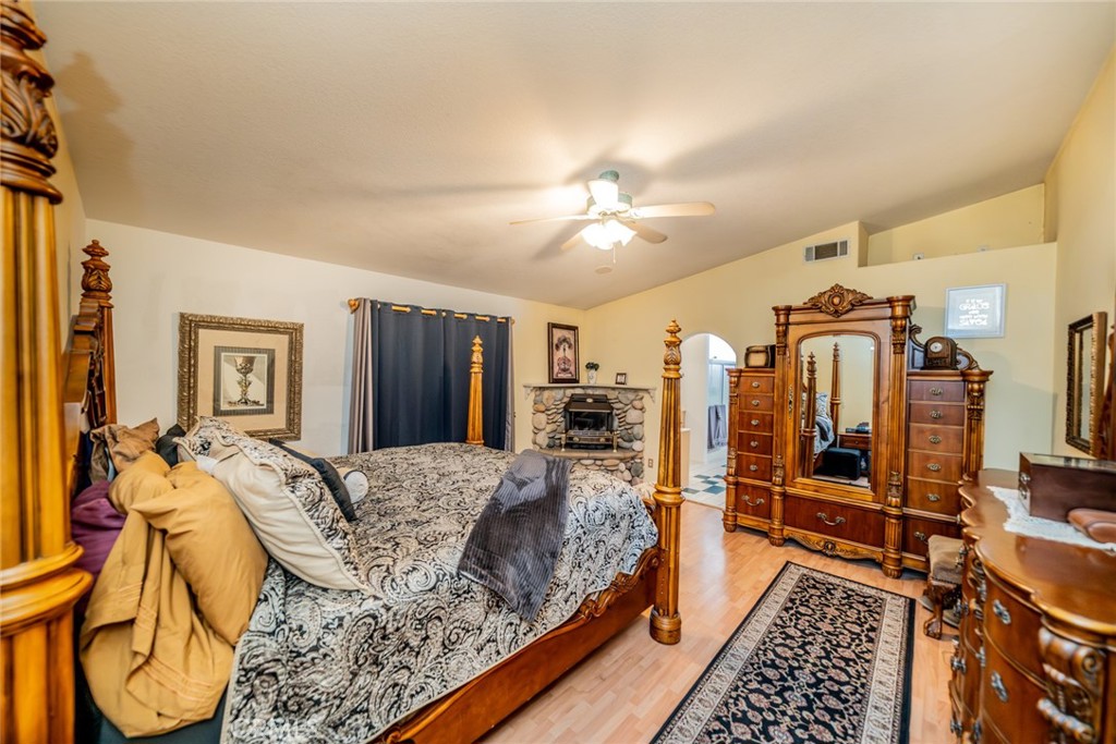 12274 Mountain Road Pinon Hills, CA 92372 - Photo 33 of 60