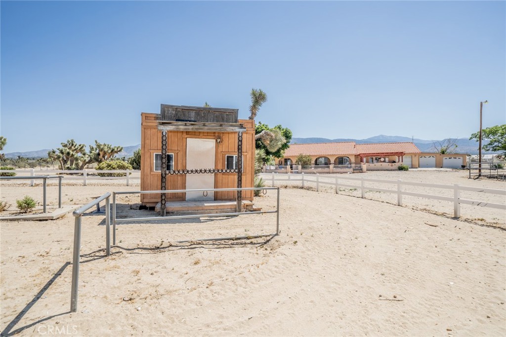 12274 Mountain Road Pinon Hills, CA 92372 - Photo 46 of 60