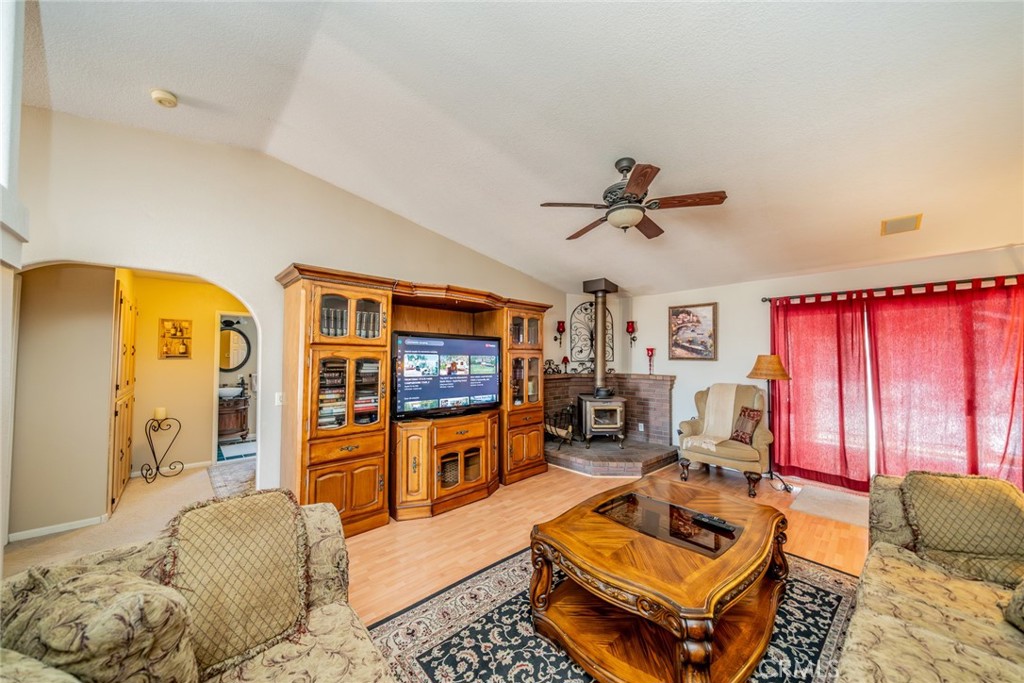 12274 Mountain Road Pinon Hills, CA 92372 - Photo 8 of 60