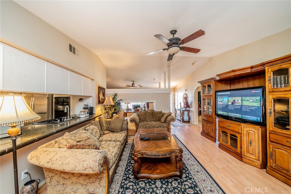 12274 Mountain Road Pinon Hills, CA 92372 - Photo 10 of 60
