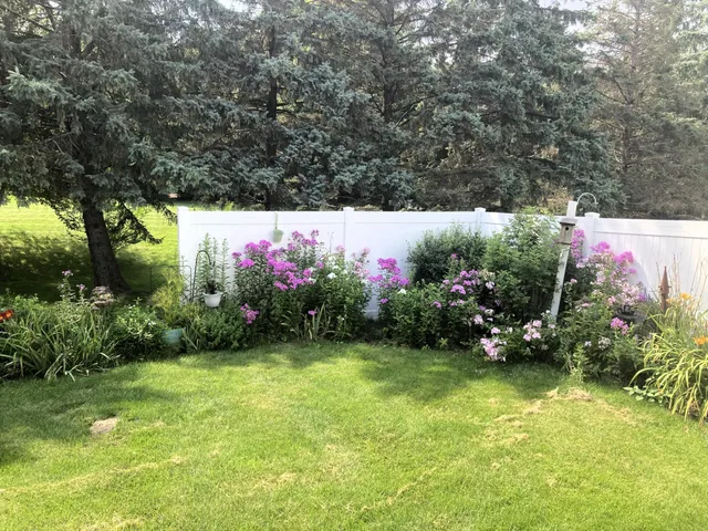 $574,900 | 525 Sycamore Lane North, Plymouth, MN 55441