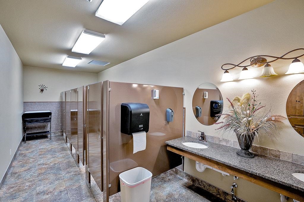 6701 North Idaho Road Newman Lake, WA 99025 - Photo 24 of 49