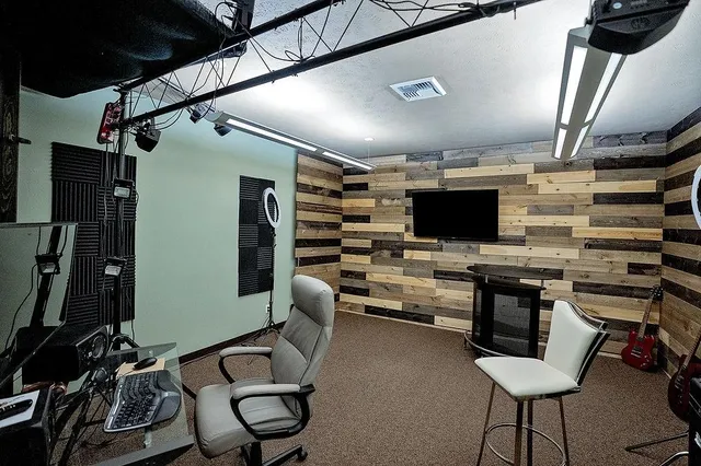 $2,999,999 | 6701 North Idaho Road, Newman Lake, WA 99025