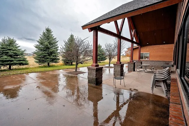 $2,999,999 | 6701 North Idaho Road, Newman Lake, WA 99025