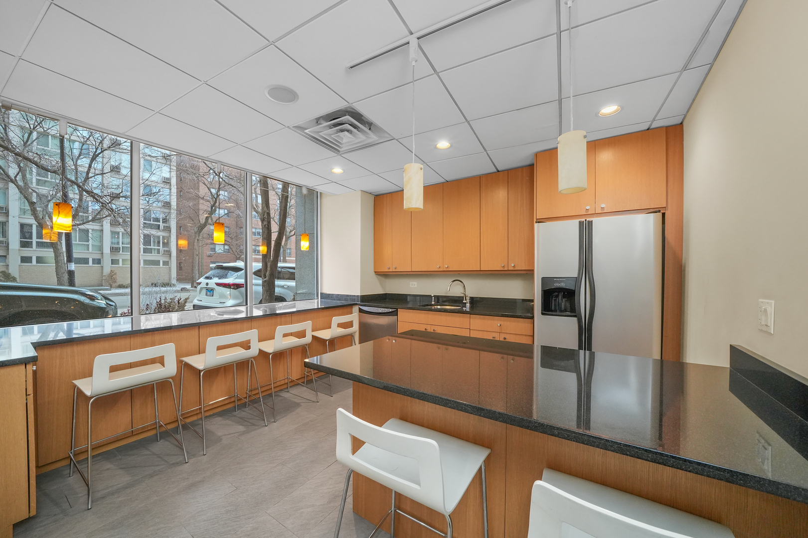 2930 North Sheridan Road, Unit 1411 Chicago, IL 60657 - Photo 31 of 34 Gallery Image 31