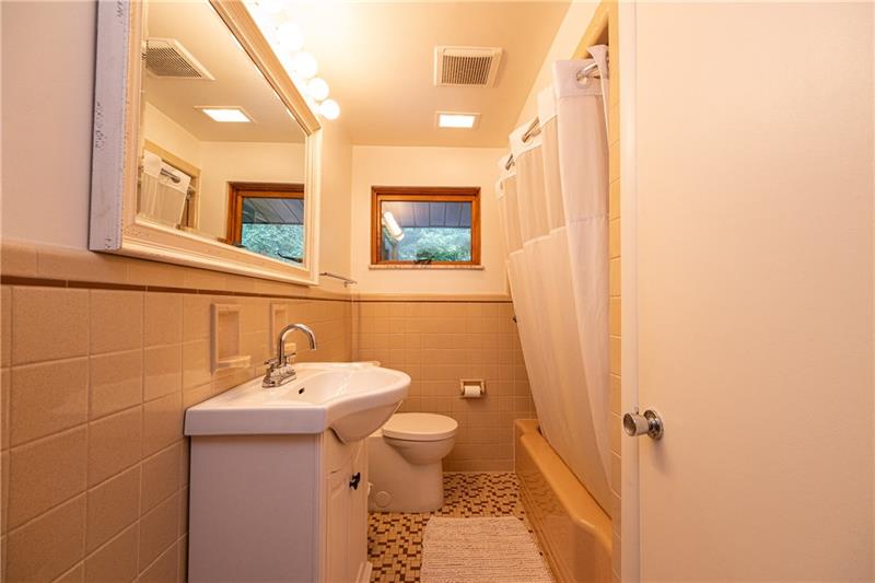 392 Profio Road McDonald, PA 15057 - Photo 16 of 23 Gallery Image 16