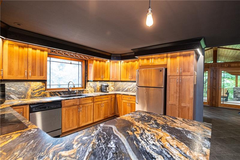 392 Profio Road McDonald, PA 15057 - Photo 8 of 23 Gallery Image 8