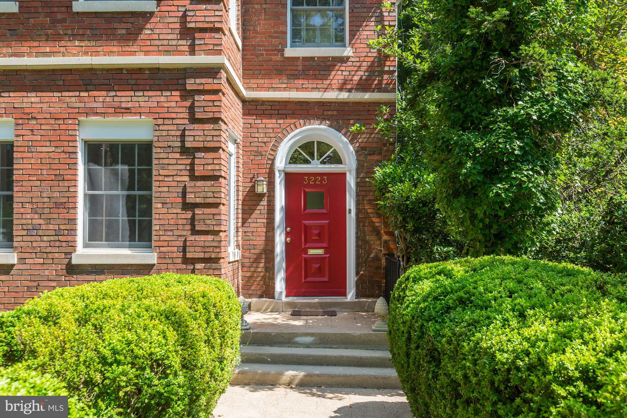 3223 Klingle Road Northwest Washington, DC 20008 - Photo 2 of 42 Inviting Doorway