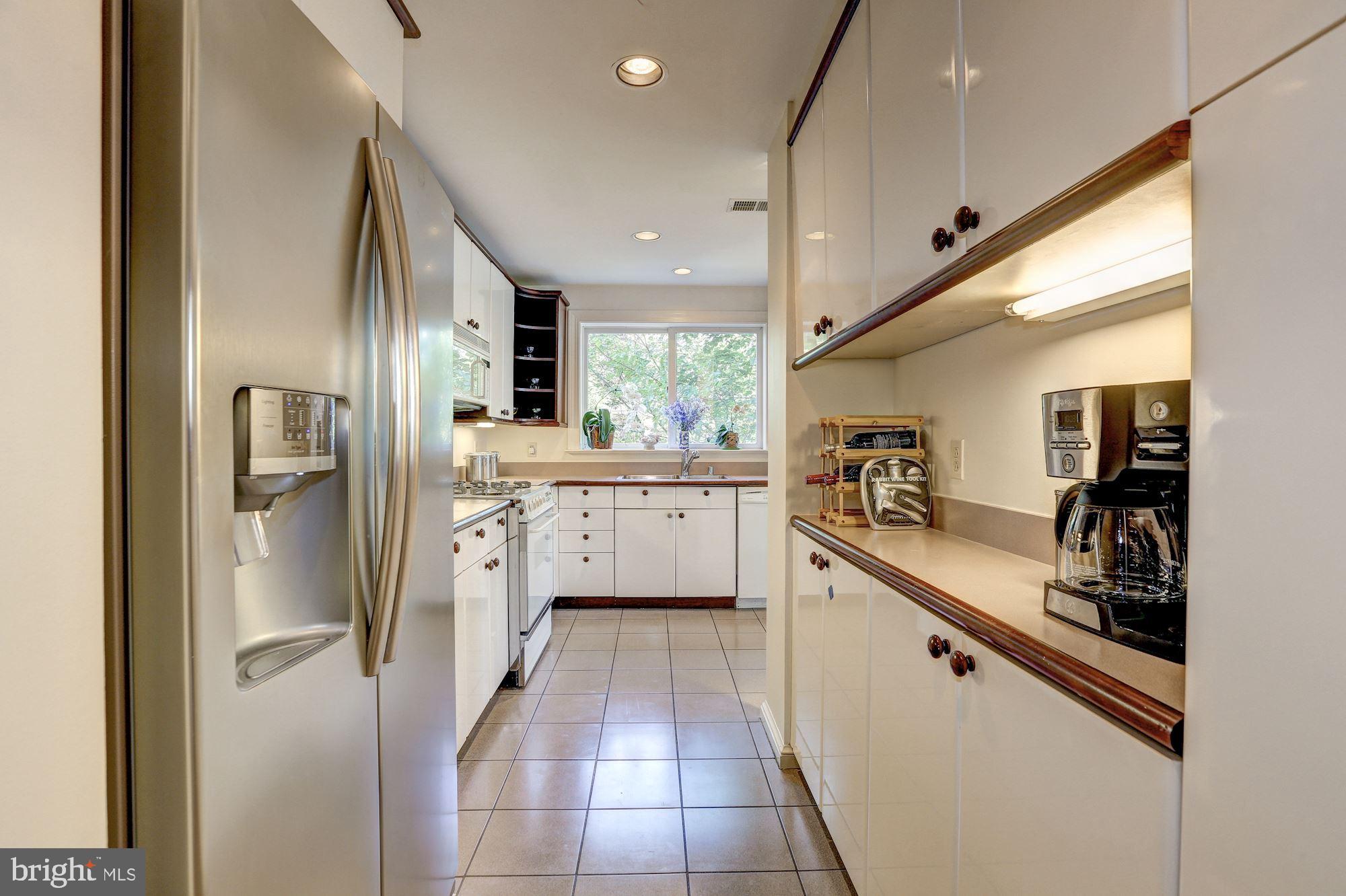 3223 Klingle Road Northwest Washington, DC 20008 - Photo 14 of 42 Modern Appliances