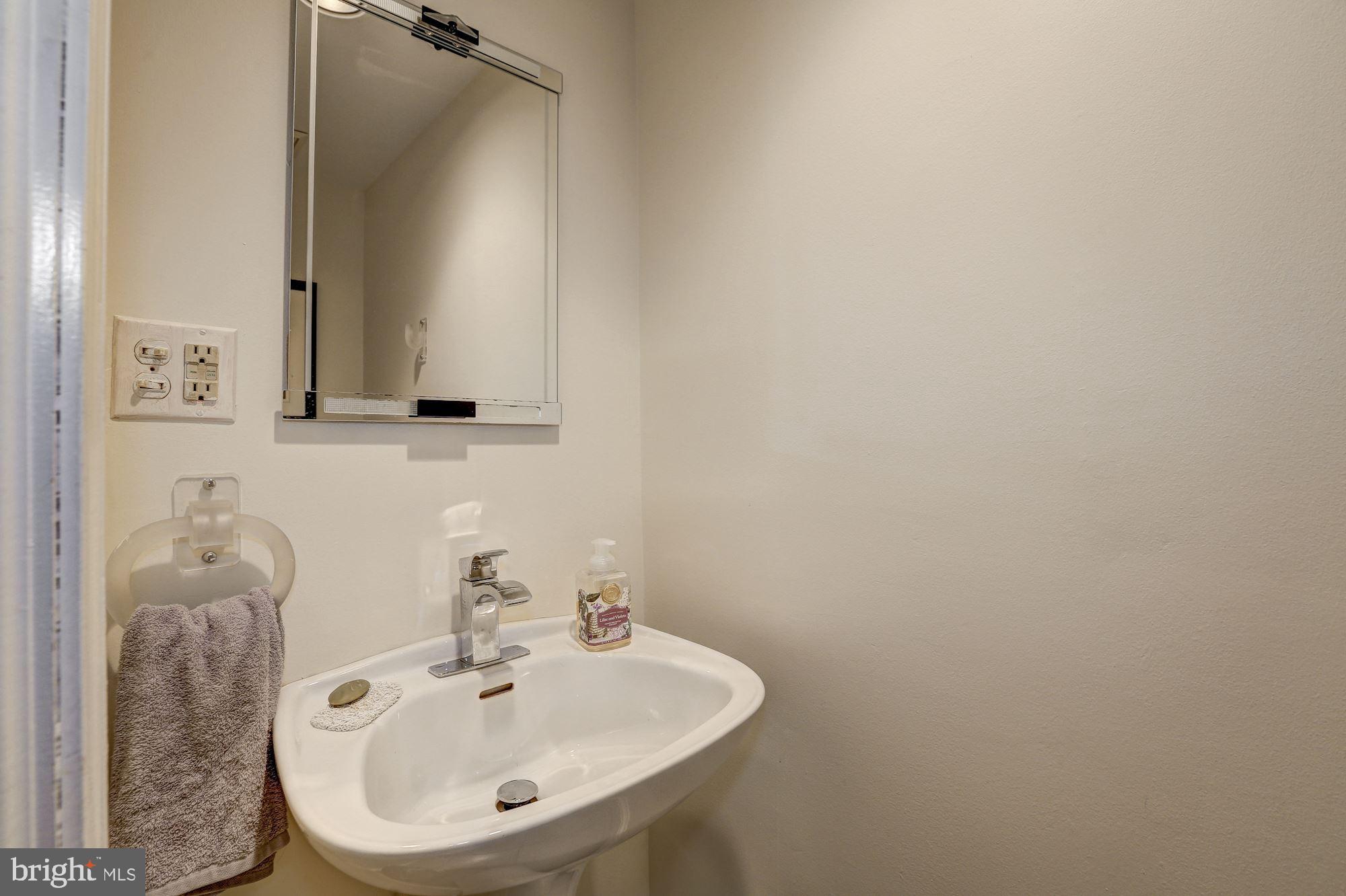 3223 Klingle Road Northwest Washington, DC 20008 - Photo 16 of 42 Powder Room