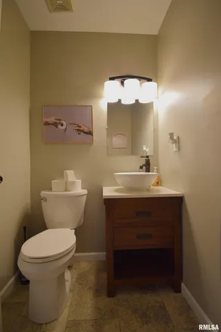 $265,000 | 4419 Woodglen Lane, Mount Vernon, IL 62864