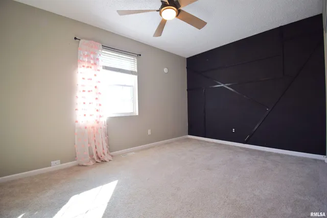 $265,000 | 4419 Woodglen Lane, Mount Vernon, IL 62864