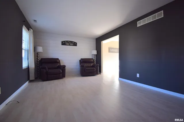 $265,000 | 4419 Woodglen Lane, Mount Vernon, IL 62864