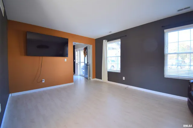 $265,000 | 4419 Woodglen Lane, Mount Vernon, IL 62864