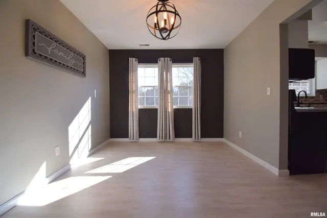 $265,000 | 4419 Woodglen Lane, Mount Vernon, IL 62864