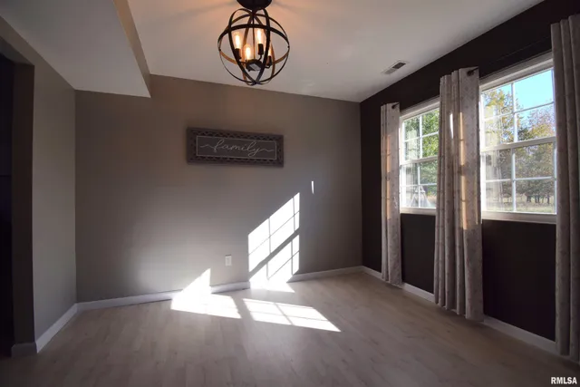 $265,000 | 4419 Woodglen Lane, Mount Vernon, IL 62864