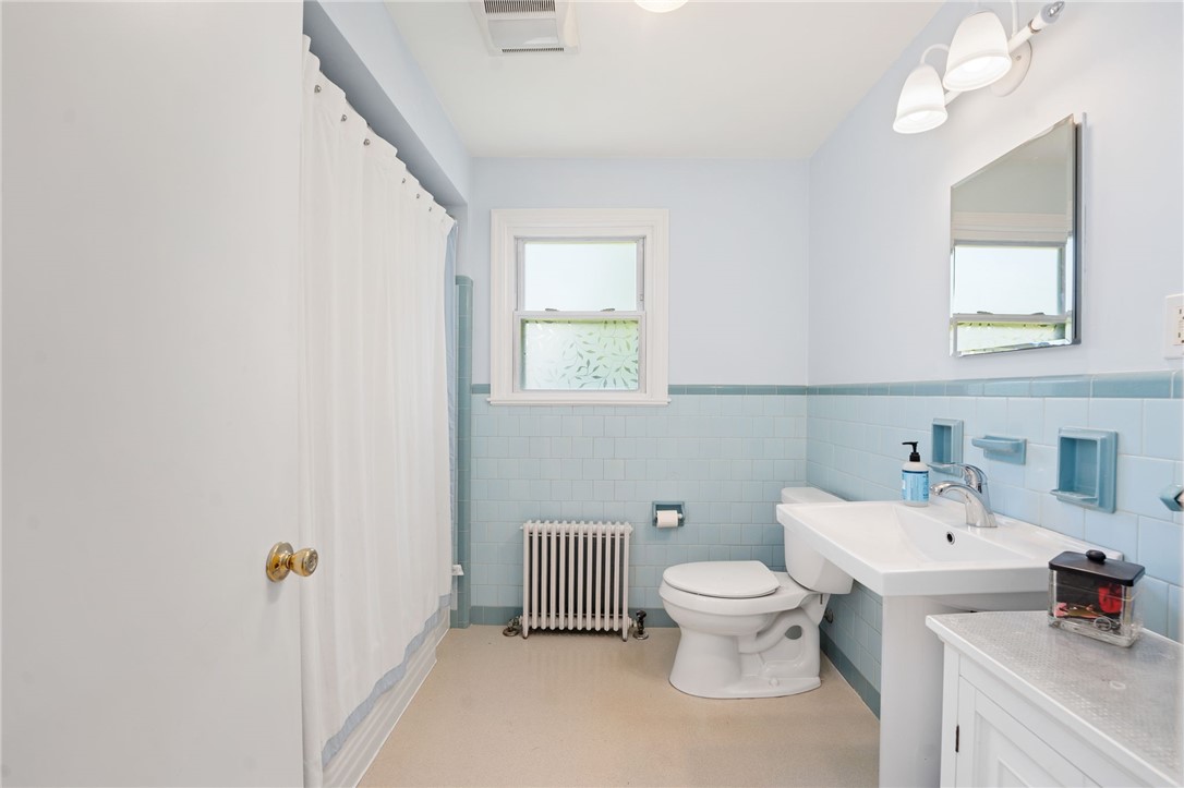 118 Beach Road Bristol, RI 02809 - Photo 11 of 24